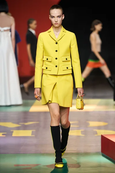 Look 9
